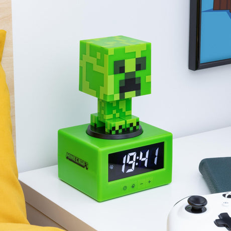 Ceas cu alarma model Creeper - Minecraft sunet lumina de noapte LED ceas cu alarma inaltime 16 cm baterii 3xAA licenta