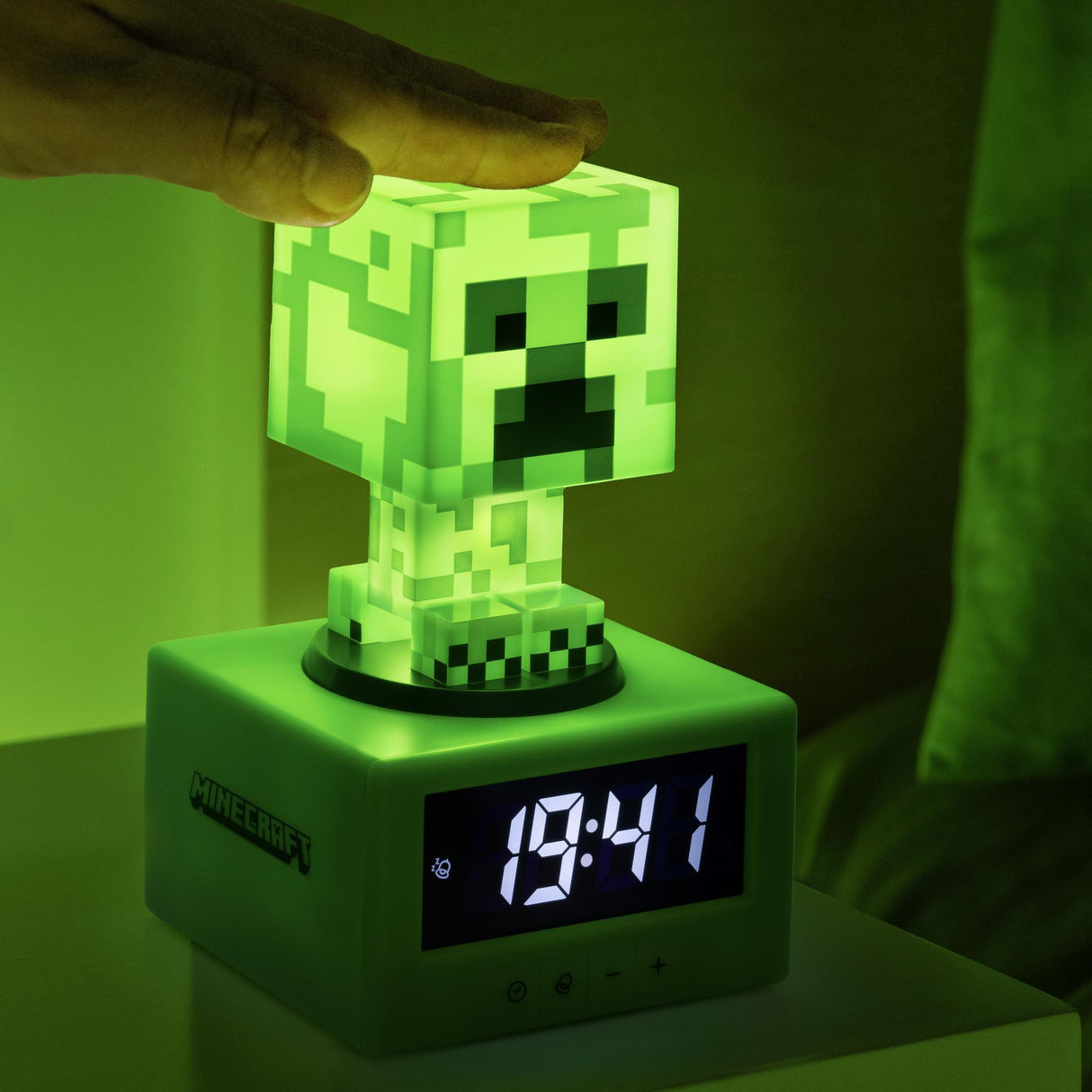 Ceas cu alarma model Creeper - Minecraft sunet lumina de noapte LED ceas cu alarma inaltime 16 cm baterii 3xAA licenta