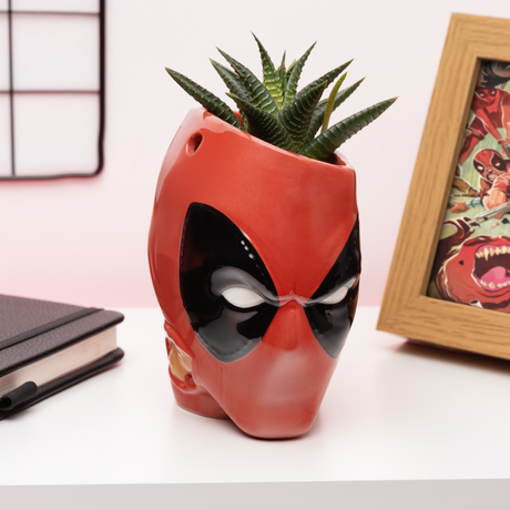 Suport 2in1 organizator de birou si/sau ghiveci model Deadpool suport creioane/pixuri/carioci/markere forma 3D