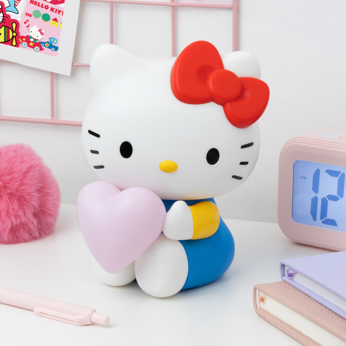 Lampa decorativa model Hello Kitty de veghe noptiera birou sau gaming decoratiune luminoasa LED forma 3D licenta Sanrio