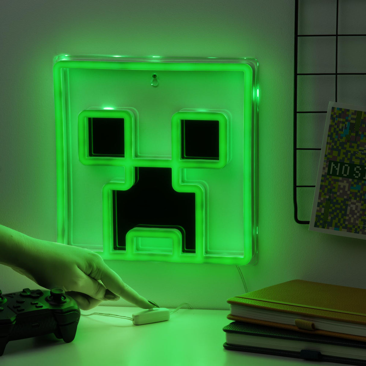 Creeper Wall Mountable LED Neon Light - Lampa