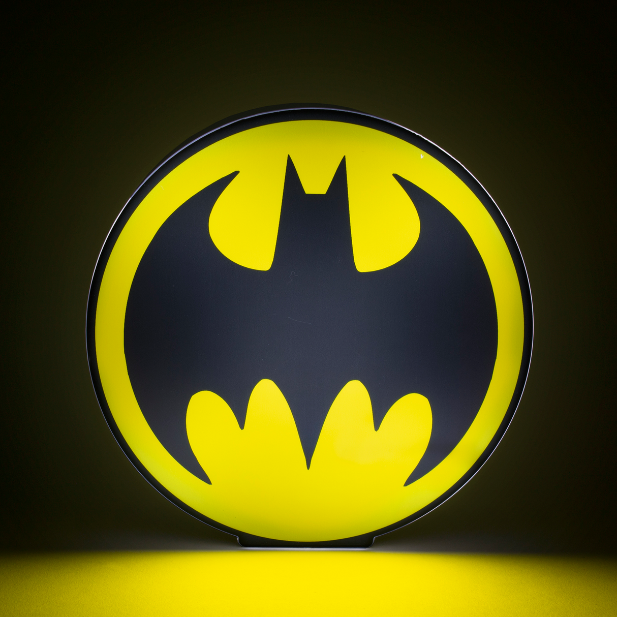 Lampa decorativa model Batman de veghe noptiera birou sau gaming semn luminos LED forma logo diametru 16cm licenta